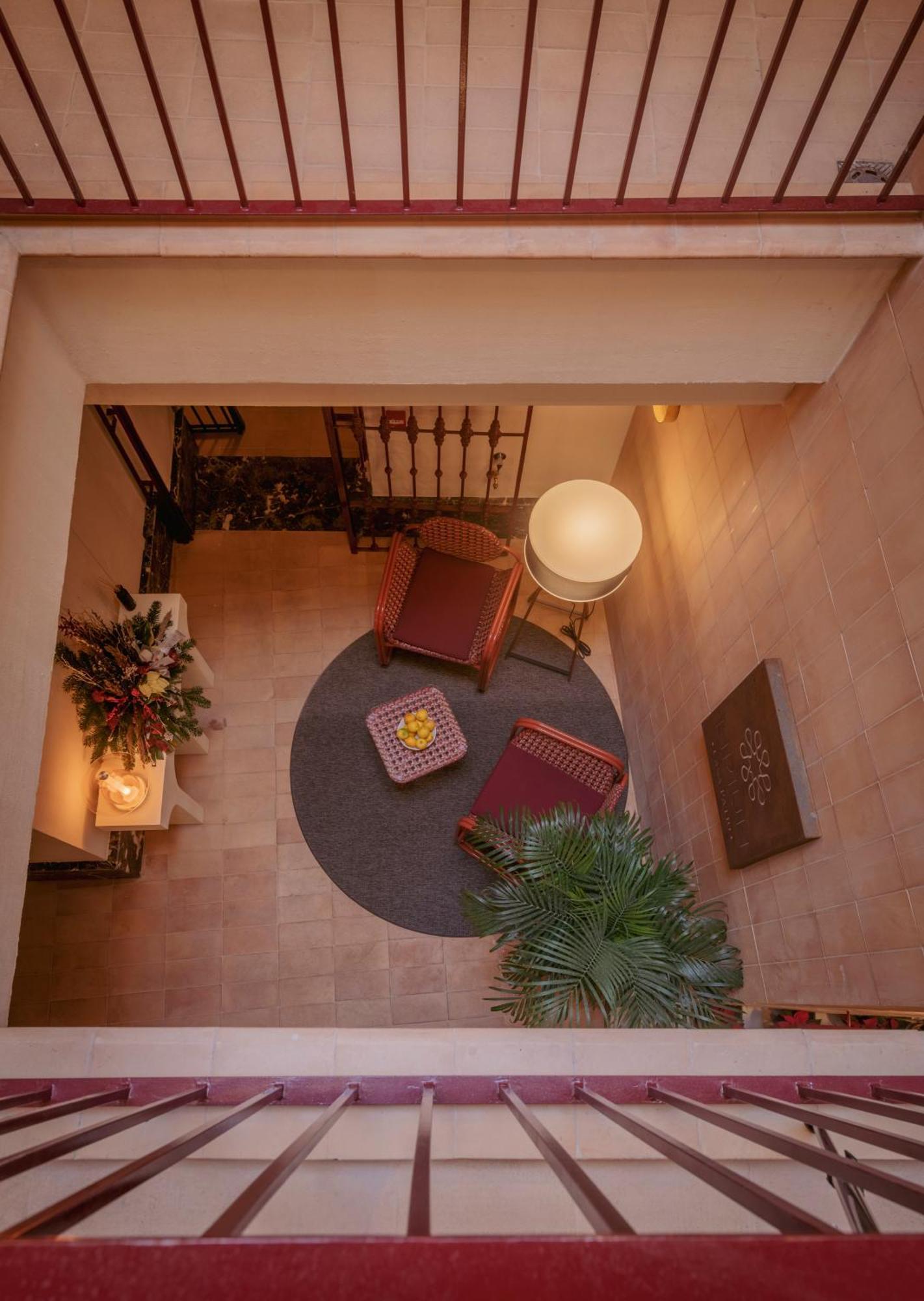 Lirium Casa Patio Hotel Sevilla Bagian luar foto