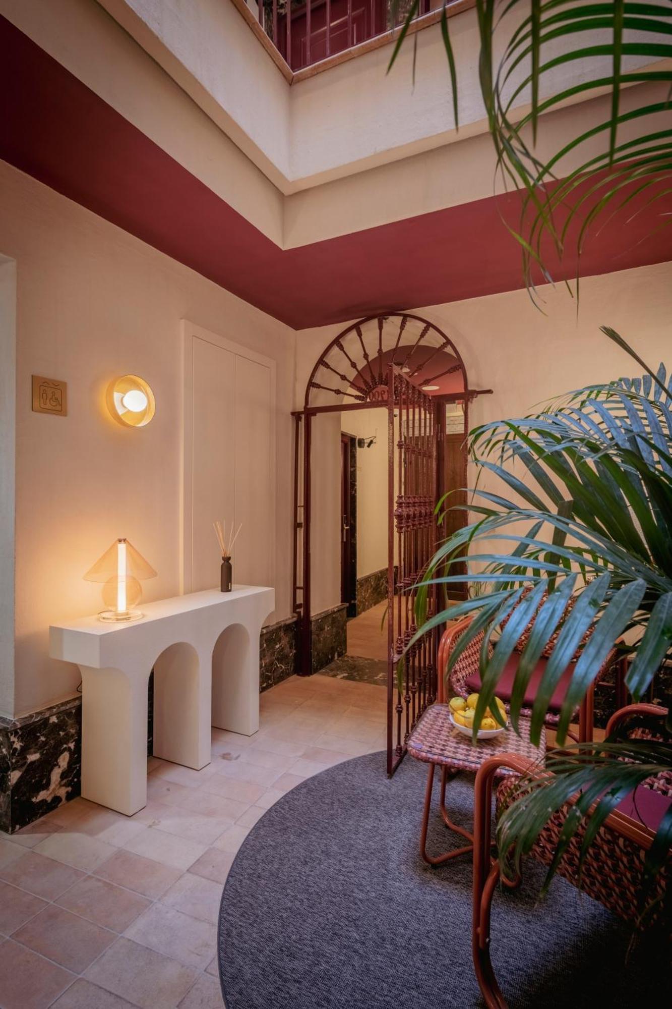 Lirium Casa Patio Hotel Sevilla Bagian luar foto
