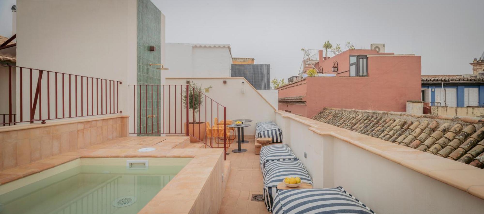 Lirium Casa Patio Hotel Sevilla Bagian luar foto