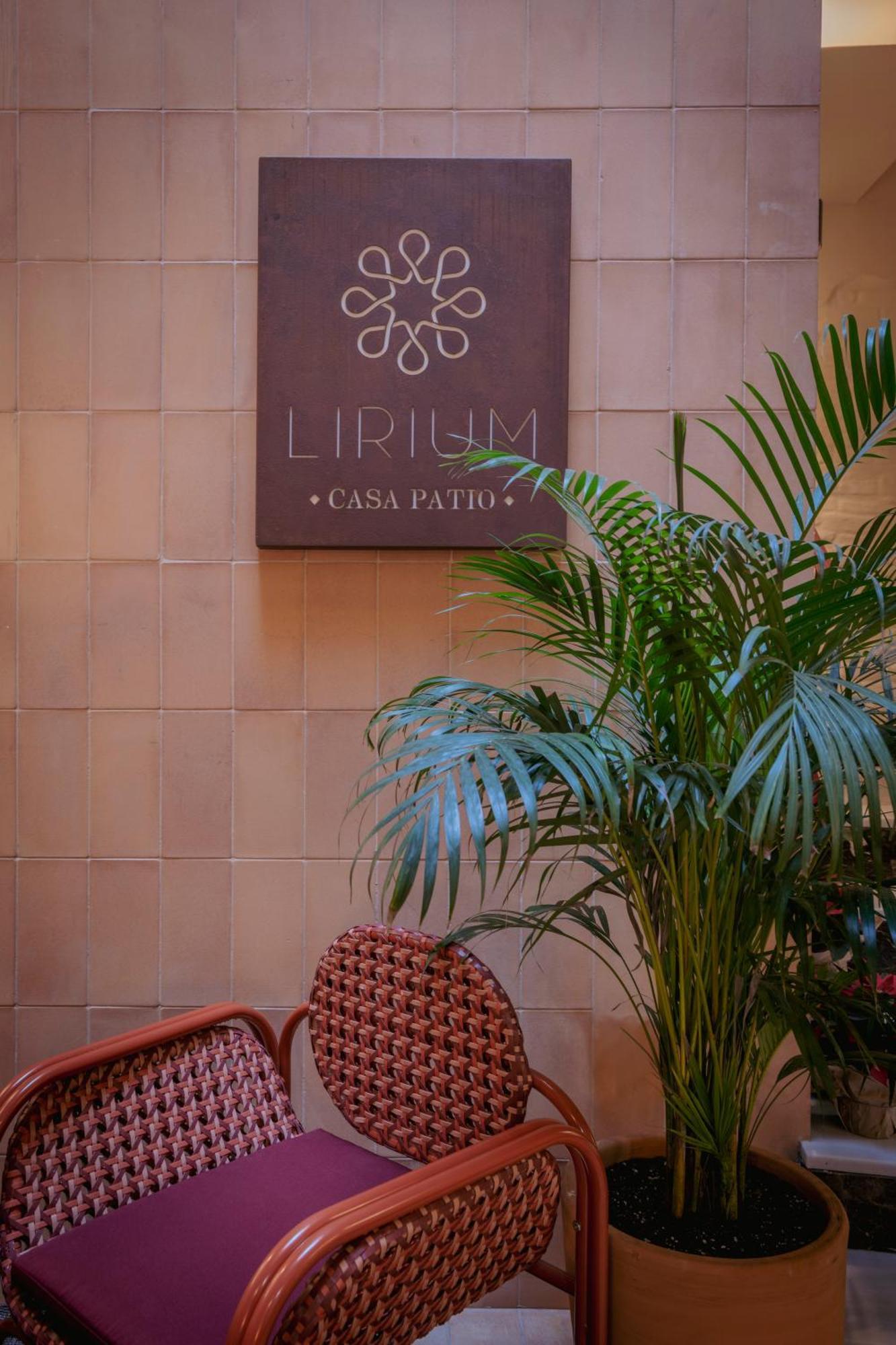 Lirium Casa Patio Hotel Sevilla Bagian luar foto