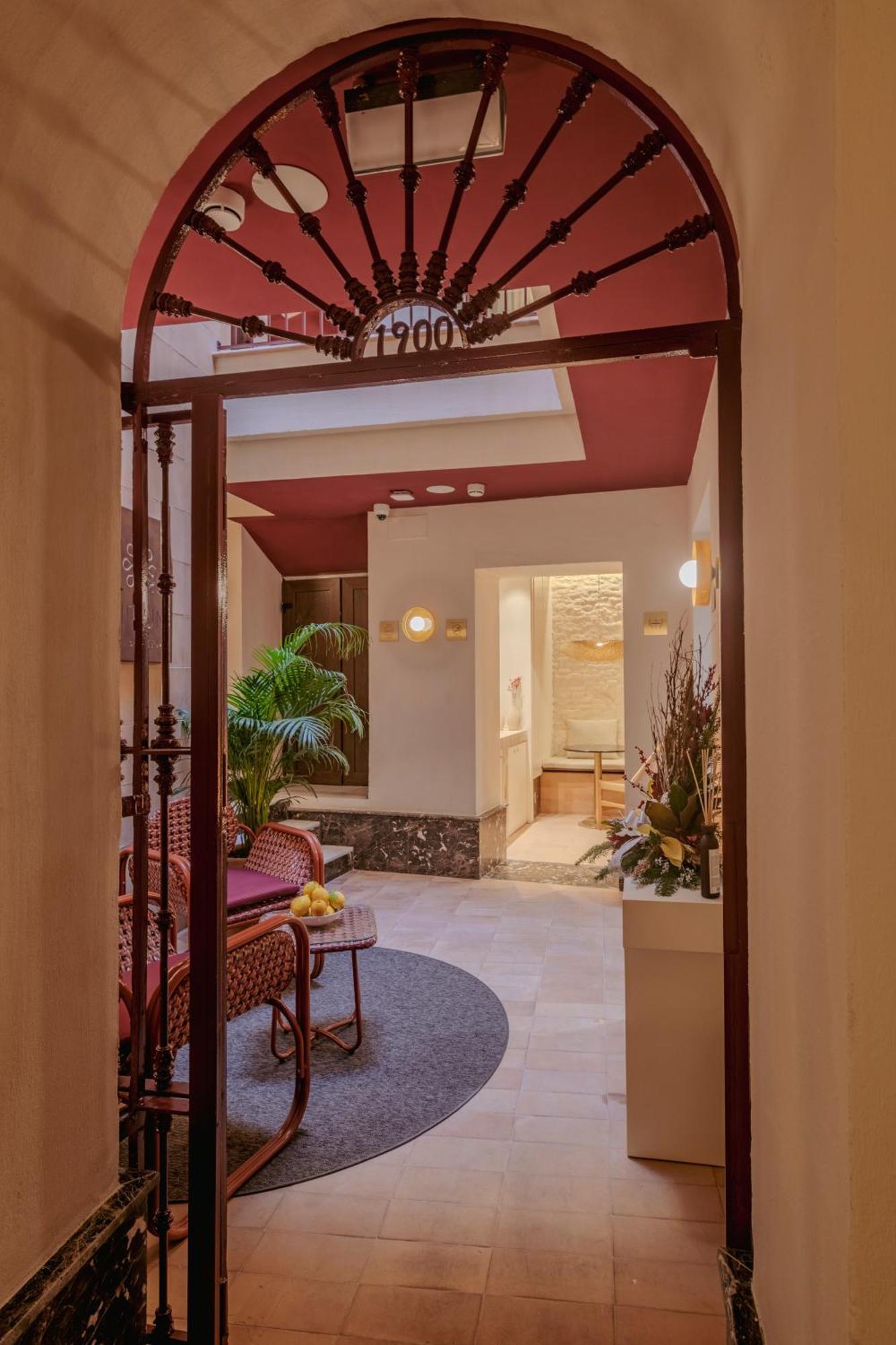 Lirium Casa Patio Hotel Sevilla Bagian luar foto