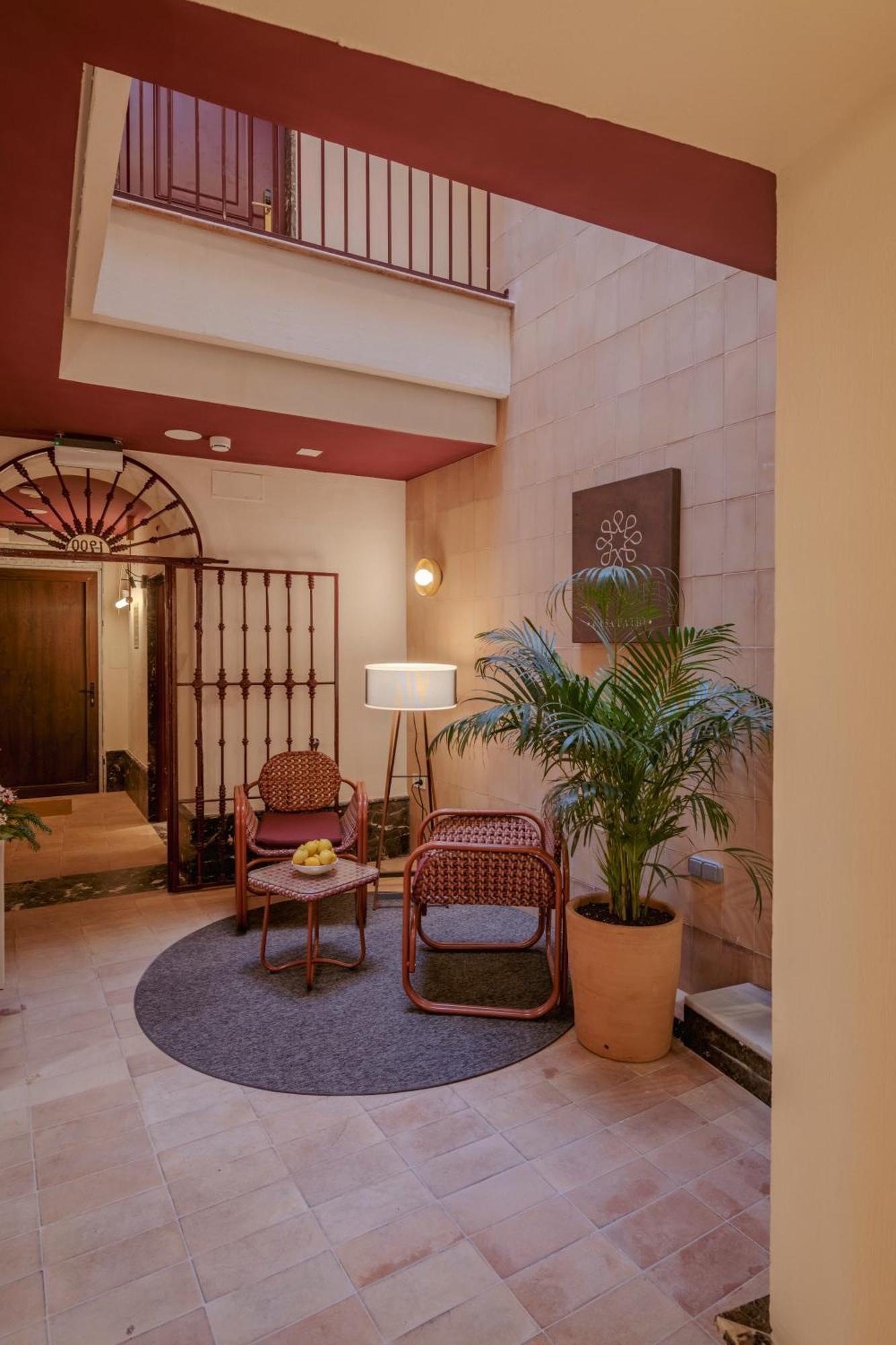 Lirium Casa Patio Hotel Sevilla Bagian luar foto