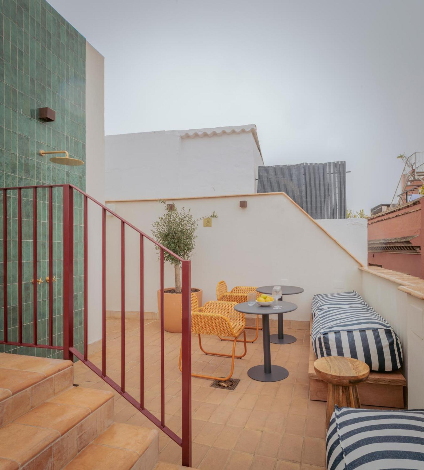Lirium Casa Patio Hotel Sevilla Bagian luar foto