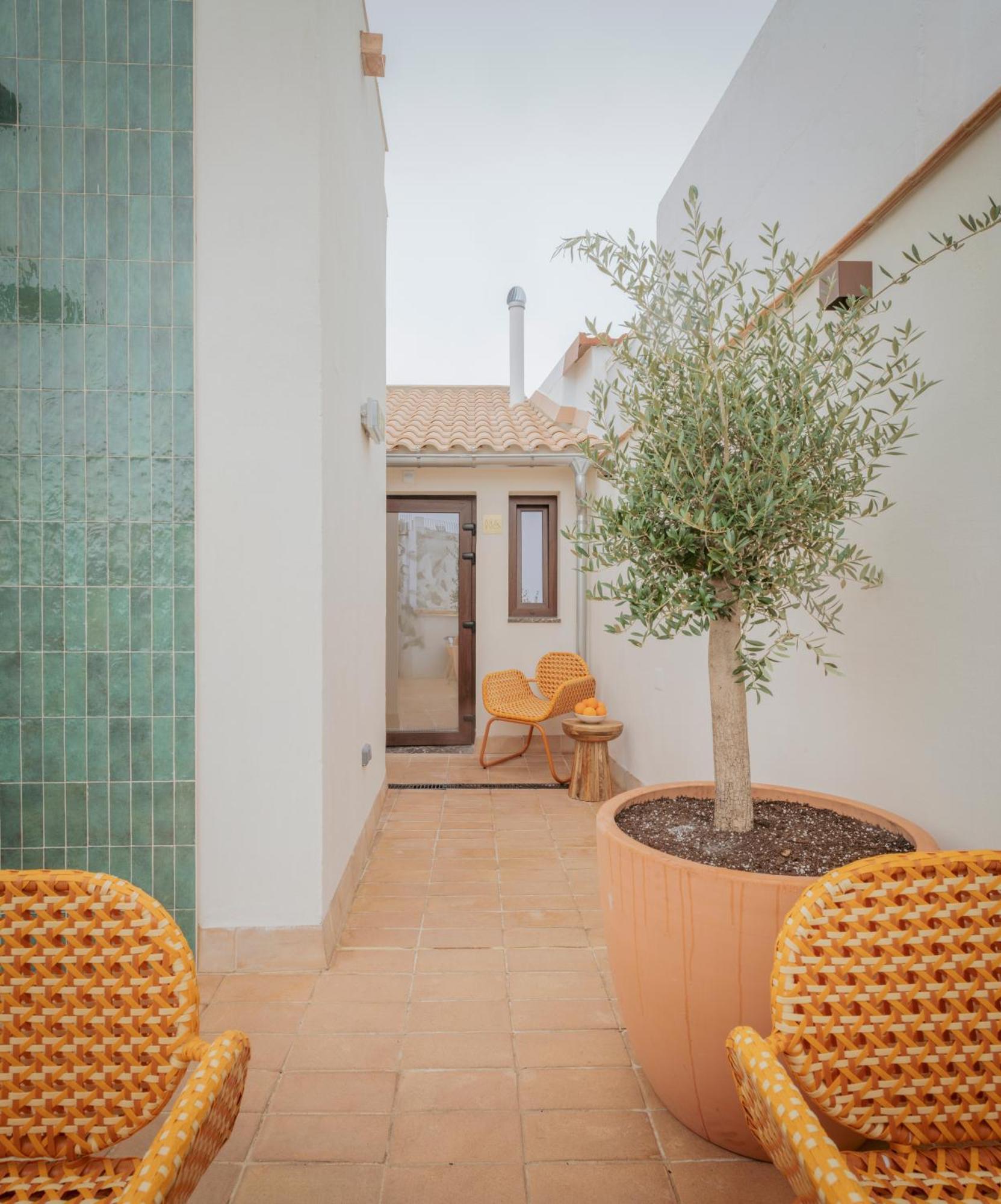 Lirium Casa Patio Hotel Sevilla Bagian luar foto
